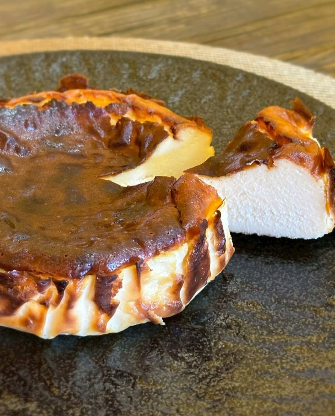 Basque Cheesecake (Whole)